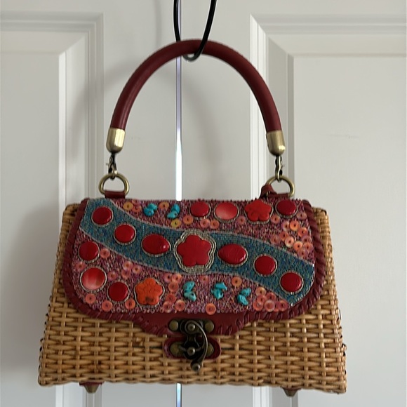 PreOwned Excellent Condition Gendhis Ratan bag with 2 straps - Picture 8 of 16